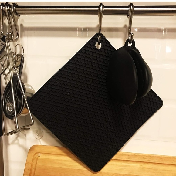 MOMOCAT 4Pack Pot Holders and Silicone Mini Oven Mitts Set Resistant Oven Gloves - Picture 4 of 8